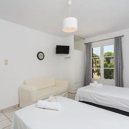 Apartment Tzane & - Steps Away From Golden