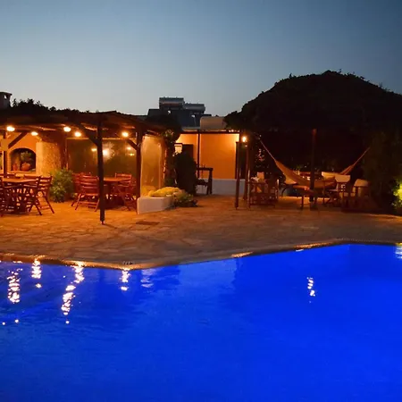 Apartment Tzane & - Steps Away From Golden *