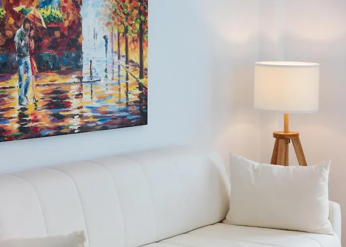 アパート Tzane & - Steps Away From Golden *