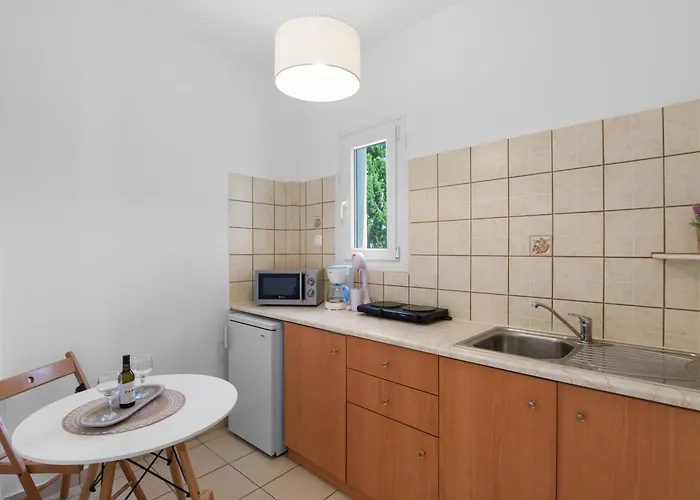 Tzane & - Steps Away From Golden クリシ・アクティ