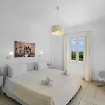 Tzane & - Steps Away From Golden Appartement