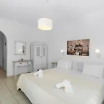 Tzane & - Steps Away From Golden Appartement *