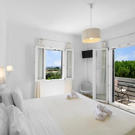 Tzane & - Steps Away From Golden * Chrisi Akti (Paros)