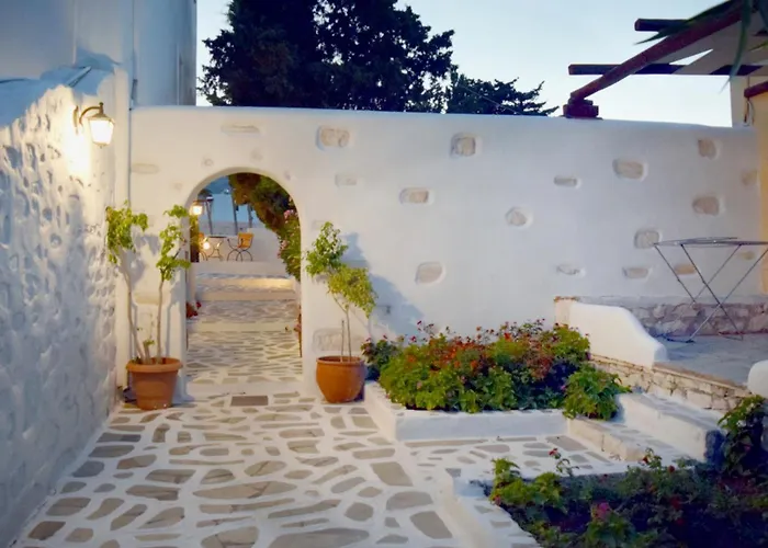 Tzane & - Steps Away From Golden Appartement