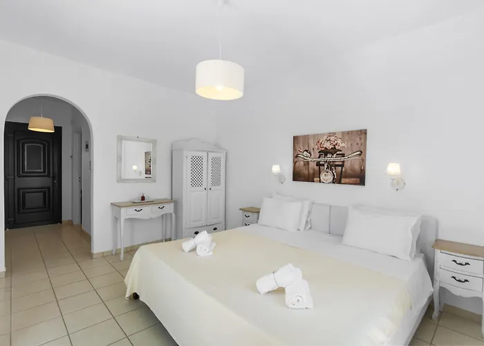 Tzane & - Steps Away From Golden Appartement *